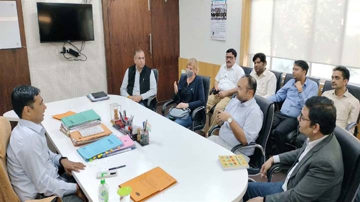 इंदौर में स्मार्ट मीटरिंग कार्य देखकर प्रसन्न हुआ जर्मनी से जुड़ा दल